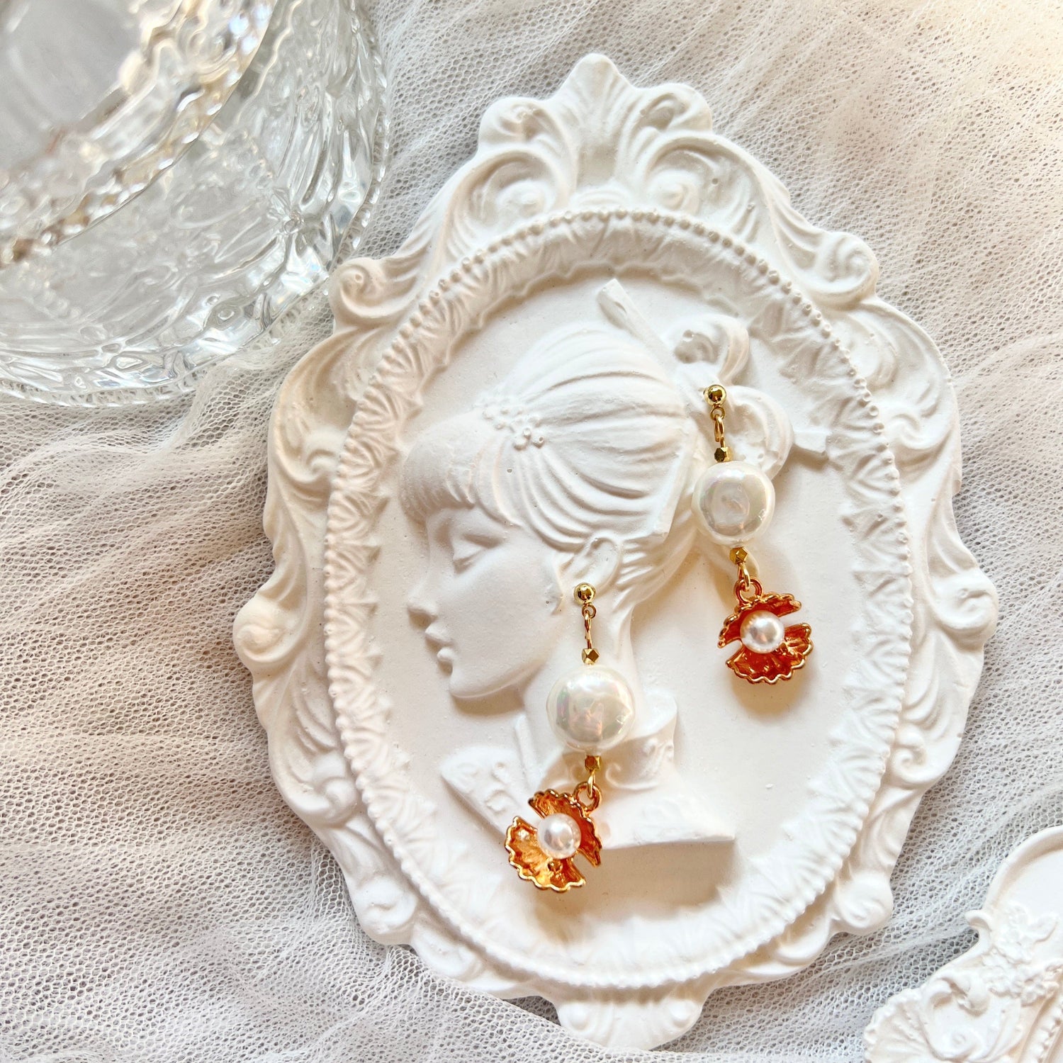 Mermaidland.offical Earrings White Happy Mood